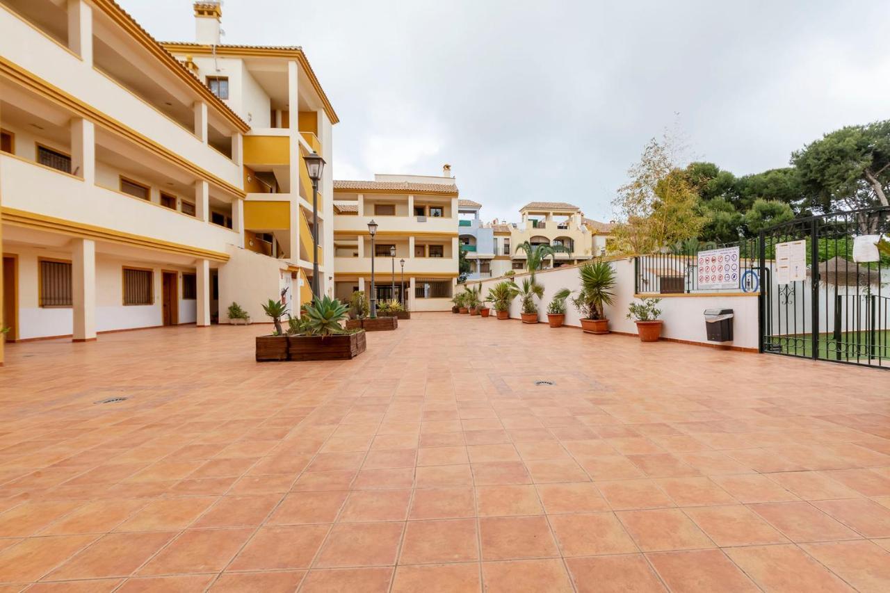 Ferienwohnung Atico Con Terraza-Solarium Y Piscina 4-6 Personas Wifi A/C Roda Exterior foto
