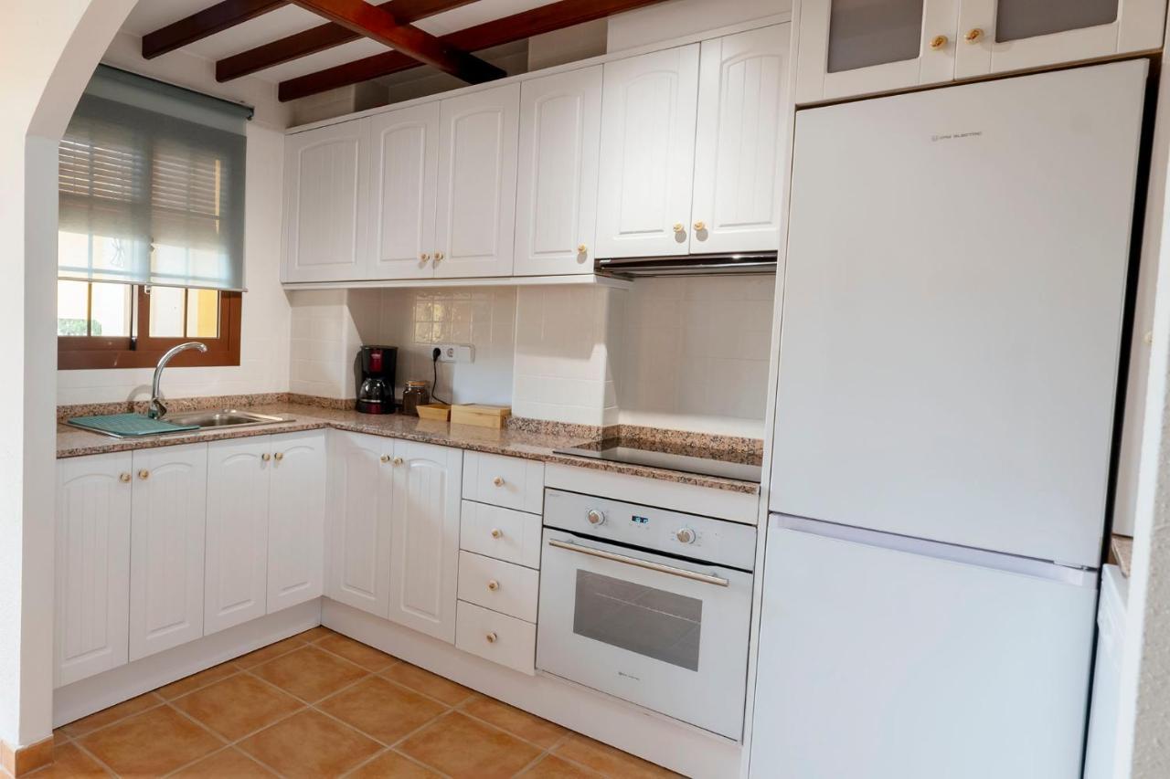 Ferienwohnung Atico Con Terraza-Solarium Y Piscina 4-6 Personas Wifi A/C Roda Exterior foto