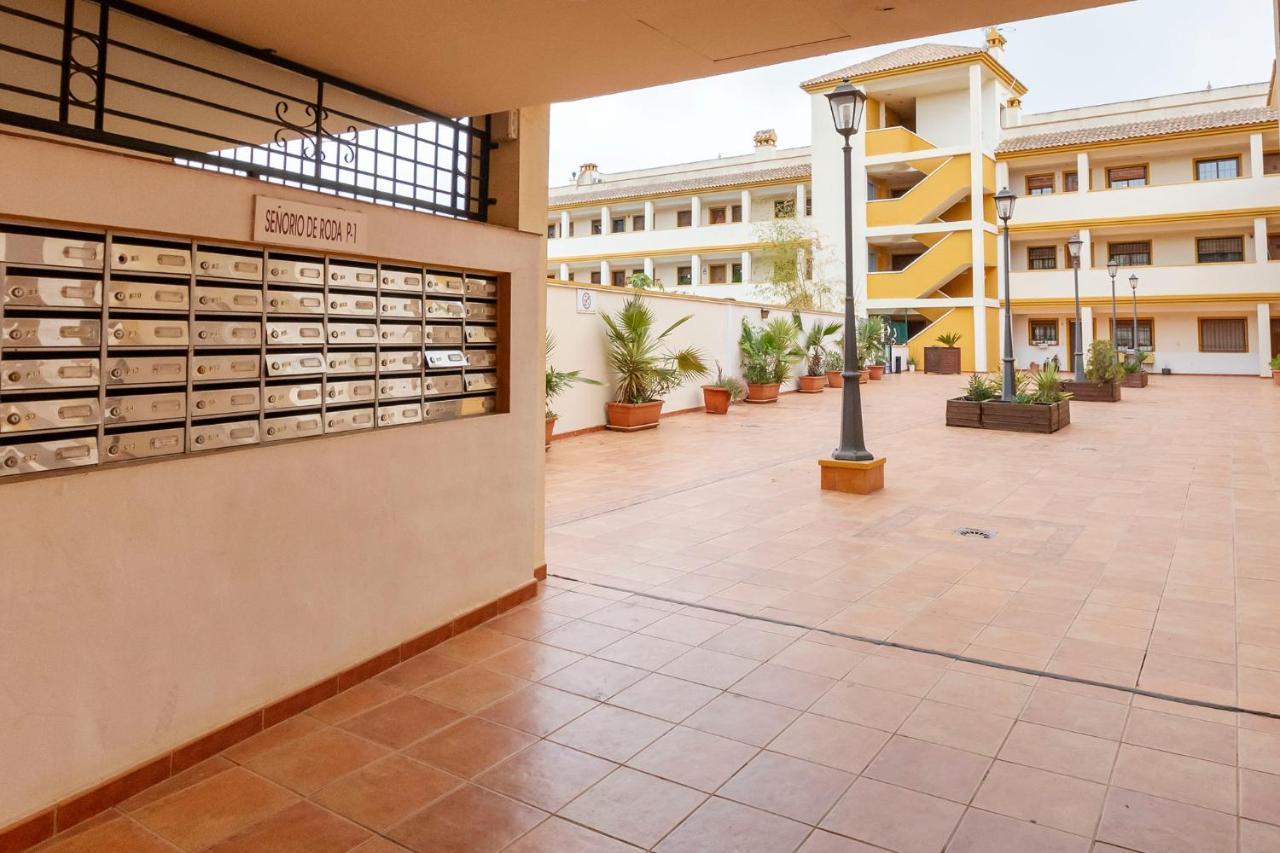 Ferienwohnung Atico Con Terraza-Solarium Y Piscina 4-6 Personas Wifi A/C Roda Exterior foto